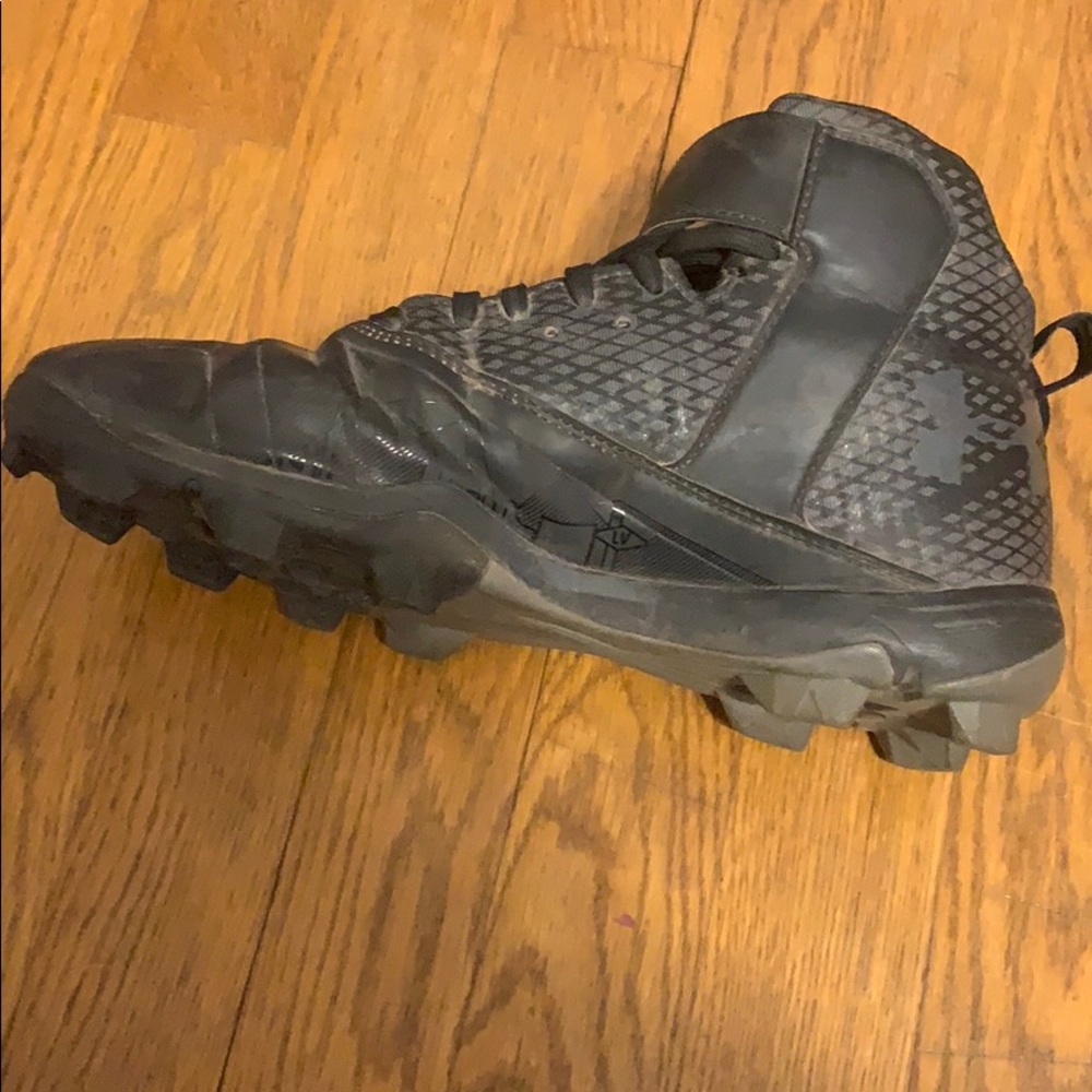 Softball cleats